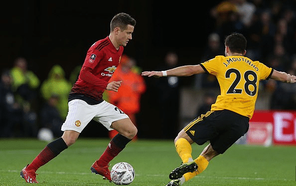 场上耐人寻 场上耐人寻